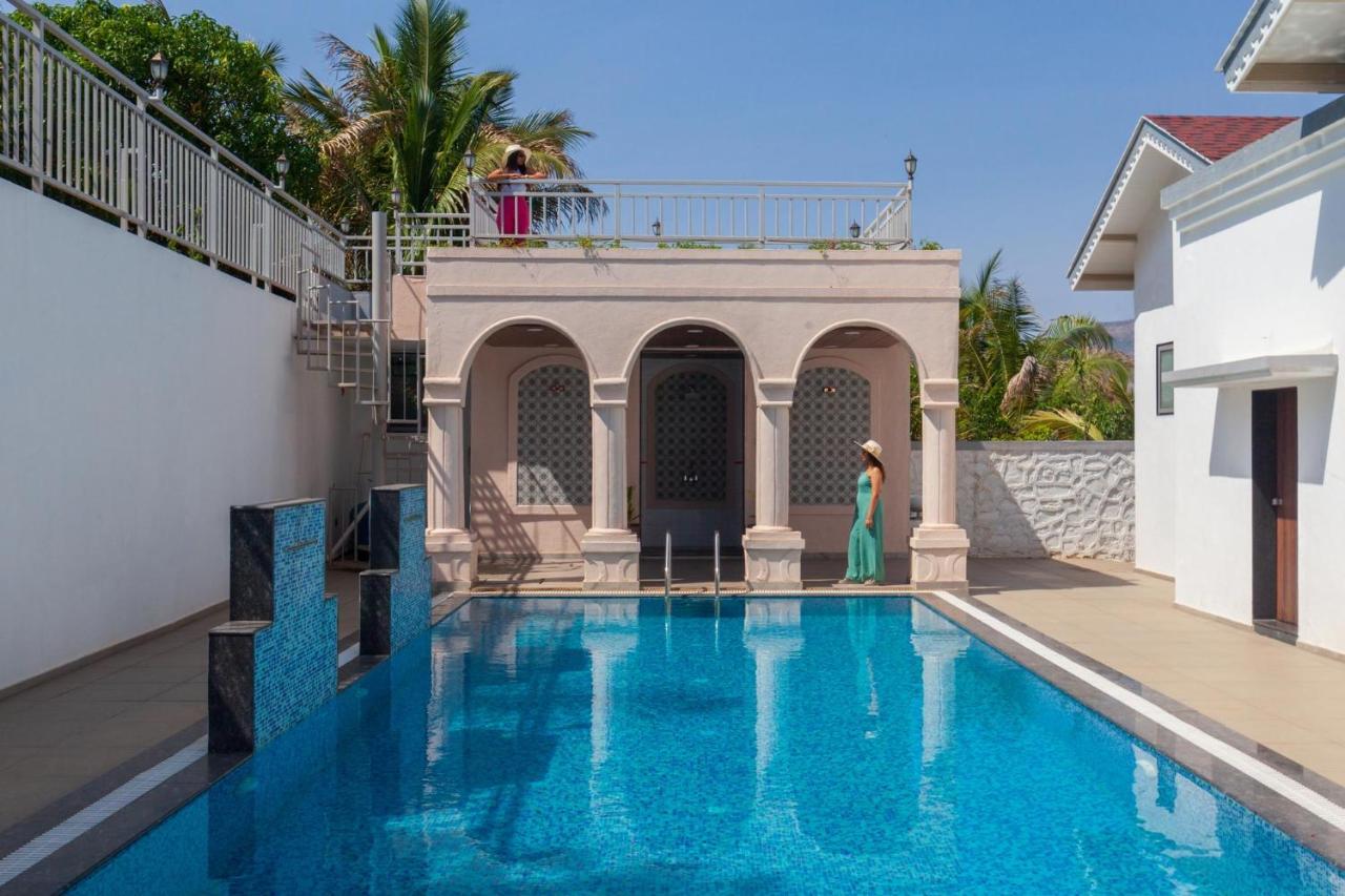 Bellevue Palace: Luxurious Staycation with Pool and Activities Nashik Exterior photo