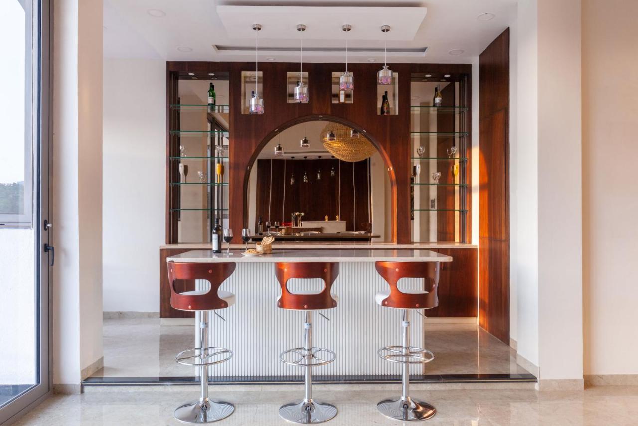 Bellevue Palace: Luxurious Staycation with Pool and Activities Nashik Exterior photo